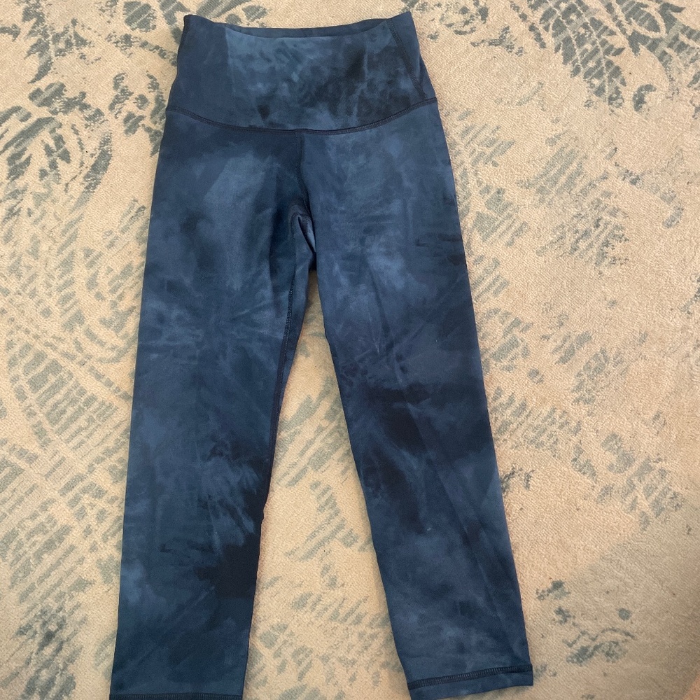 XS Old navy blue tie dye capri leggings